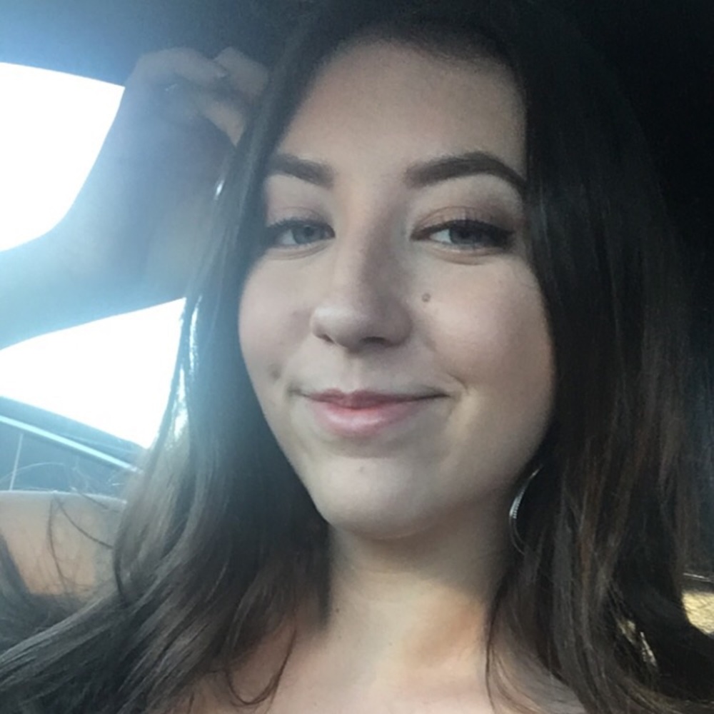 Meet your Posher, Chloe